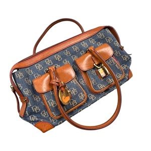 Dooney & Bourke medium purse